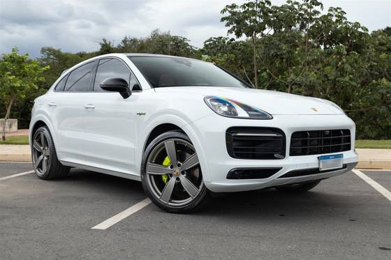 PORSCHE CAYENNE 3.0 V6 E-HYBRID COUPÉ PLATINUM EDITION AWD TIPTRONIC S